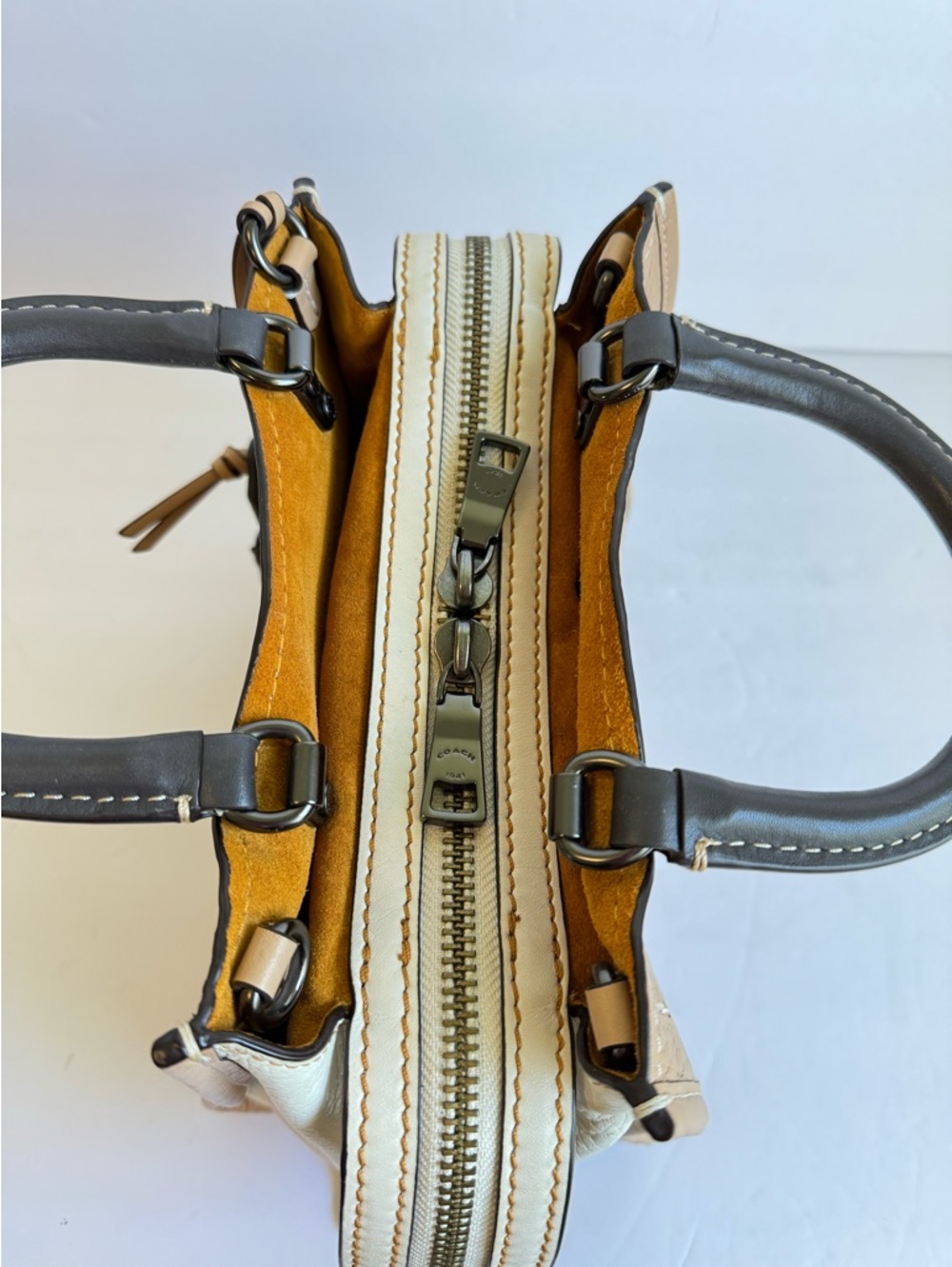 COACH 1941 Rogue 25: Two-Tone in Beige and Black - Picture 8 of 16